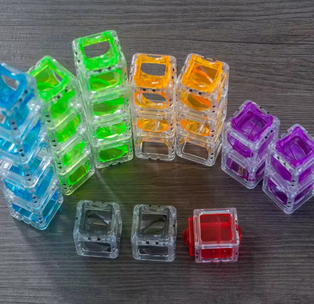 لعبة الكرة والدبابيس المتاهة الهروب